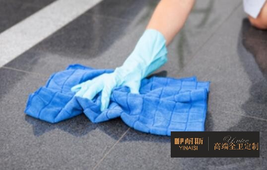 做完測試后將柜體擦拭干凈。